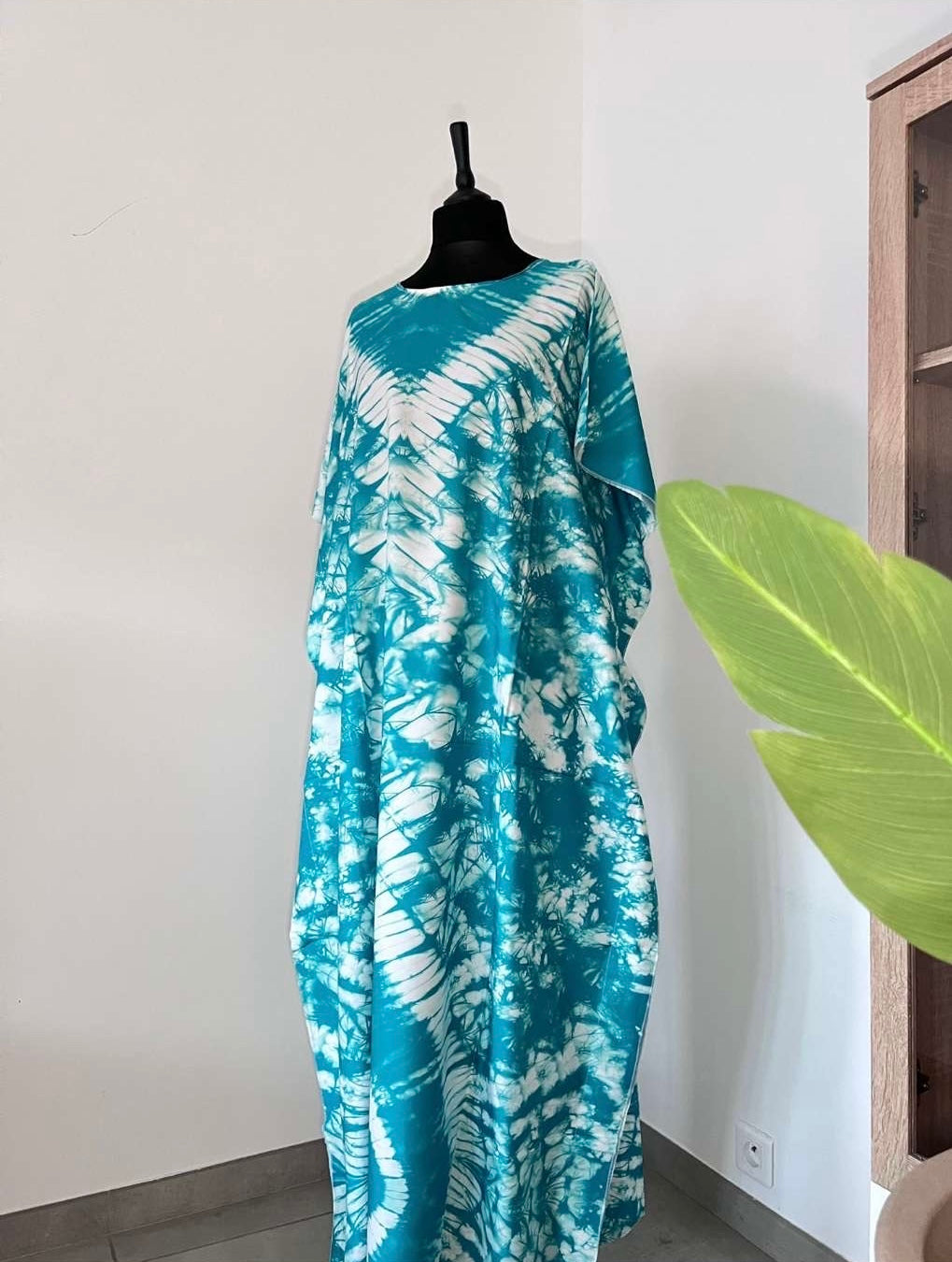 LAGUNA BREEZE – Minimalist Tie-Dye Maxi